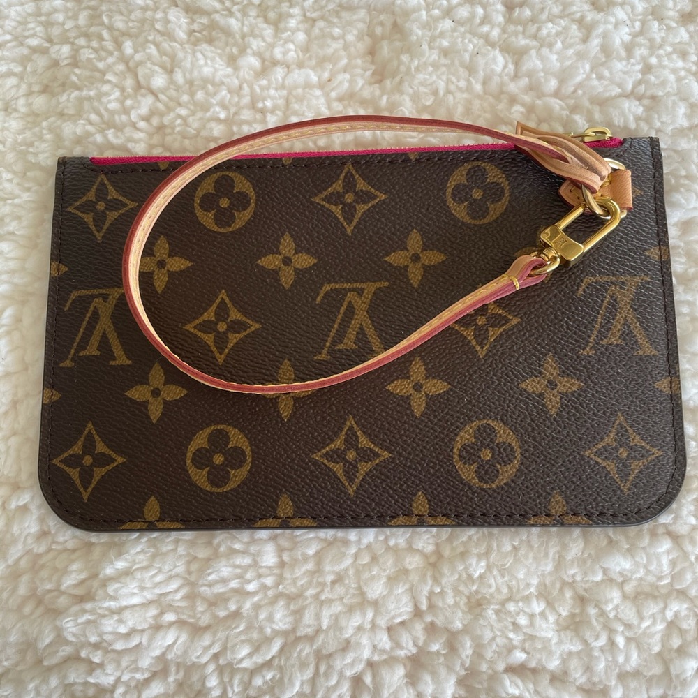 Louis Vuitton Neverfull pouch / Pivoine interior